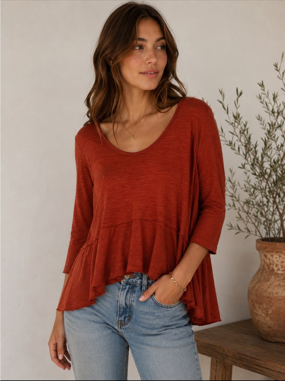 Umgee Women’s M Burnt Orange Raw Edge Top Casual 3/4 Sleeve Relaxed Scoop Neck